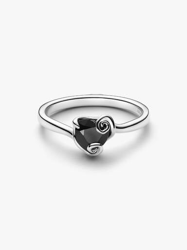 Δαχτυλίδι με μαύρη καρδιά και το πρόσωπο του Jack Skellington της Disney από την ταινία «Χριστουγεννιάτικος εφιάλτης»