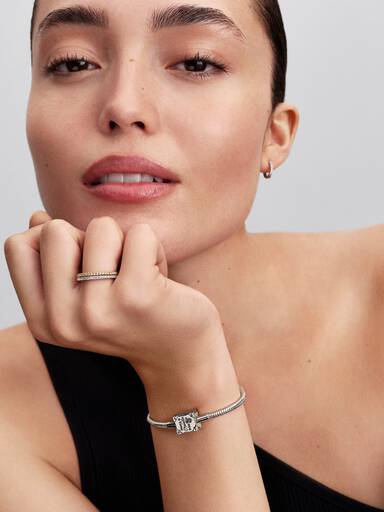 Disney Princess sterling silver and 14k gold-plated bracelet with 0.012 ct TW G-I VS+ round brilliant very good cut lab-grown diamond