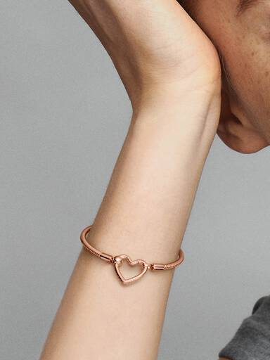 Βραχιόλι Αλυσίδα Φίδι με Κούμπωμα Καρδιά Pandora Moments