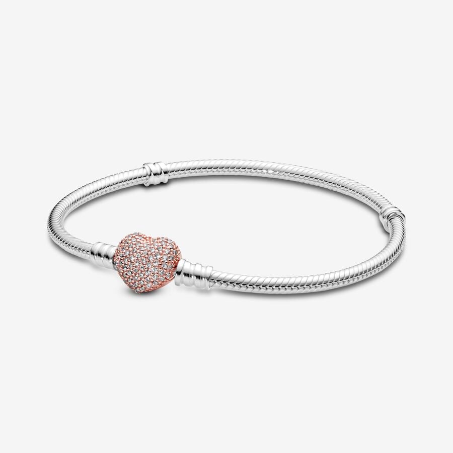 Βραχιόλι Pandora Moments με αλυσίδα-φίδι και κούμπωμα σε σχήμα καρδιάς με πέτρες pavé image number 0