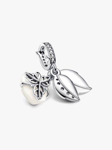 Διπλό κρεμαστό σύμβολο με λευκό ανθισμένο τριαντάφυλλο