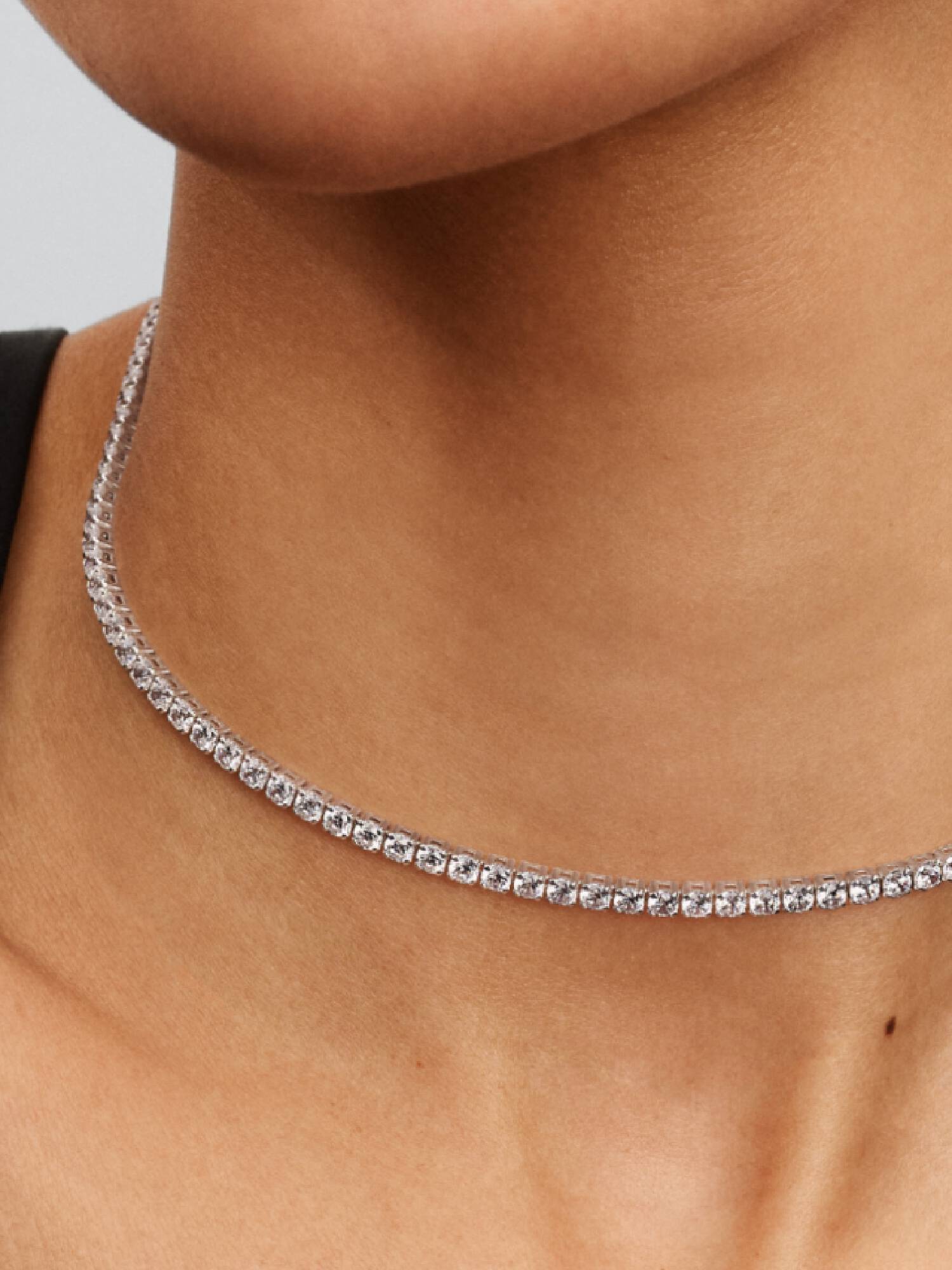Κολιέ ριβιέρα choker